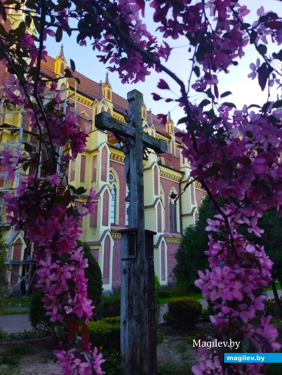 Май 2024 года. Деревня Гервяты. Костел Святой Троицы.