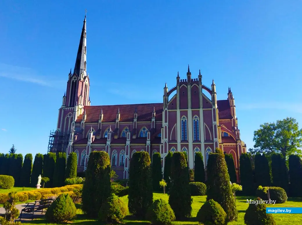 Май 2024 года. Деревня Гервяты. Костел Святой Троицы.