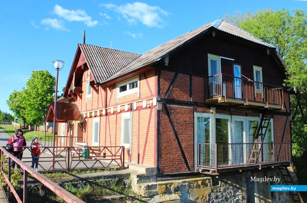 Май 2024 года. Деревня Гервяты. Здание водяной мельницы.