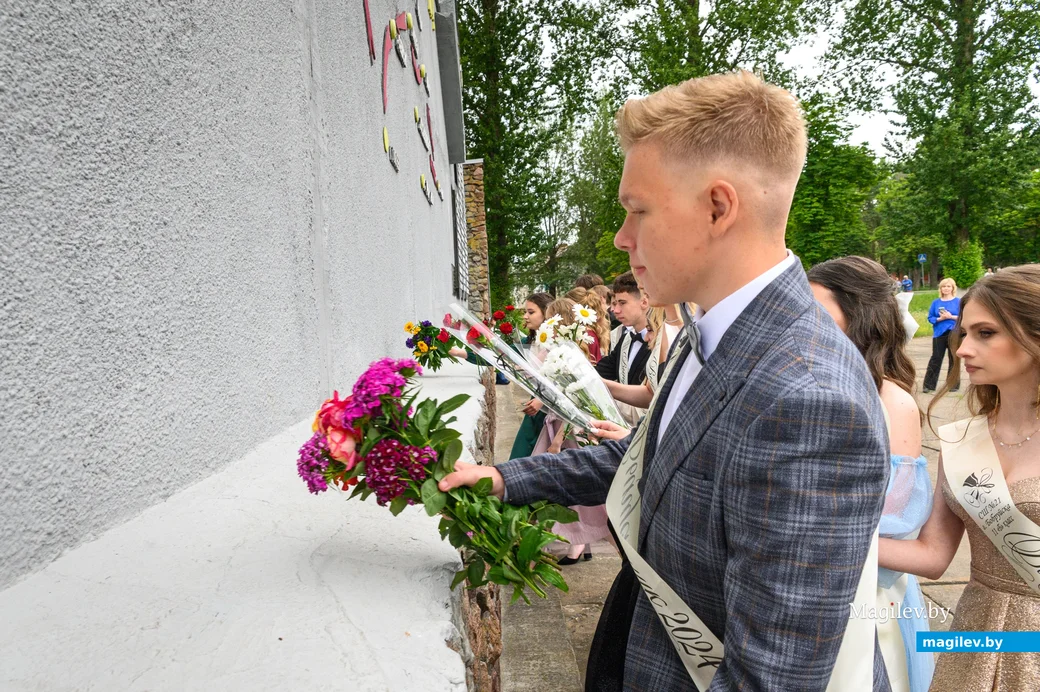 14.06.2024. Микрорайон Киселевичи. Вручение аттестатов об общем среднем образовании выпускникам