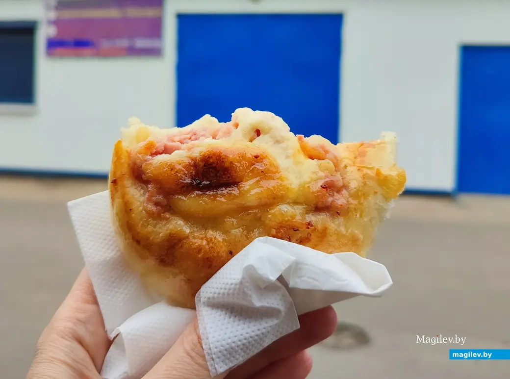 От полутора рублей за штуку. Попробовали знаменитые Кировские смаженки, 16 июня 2024 года.