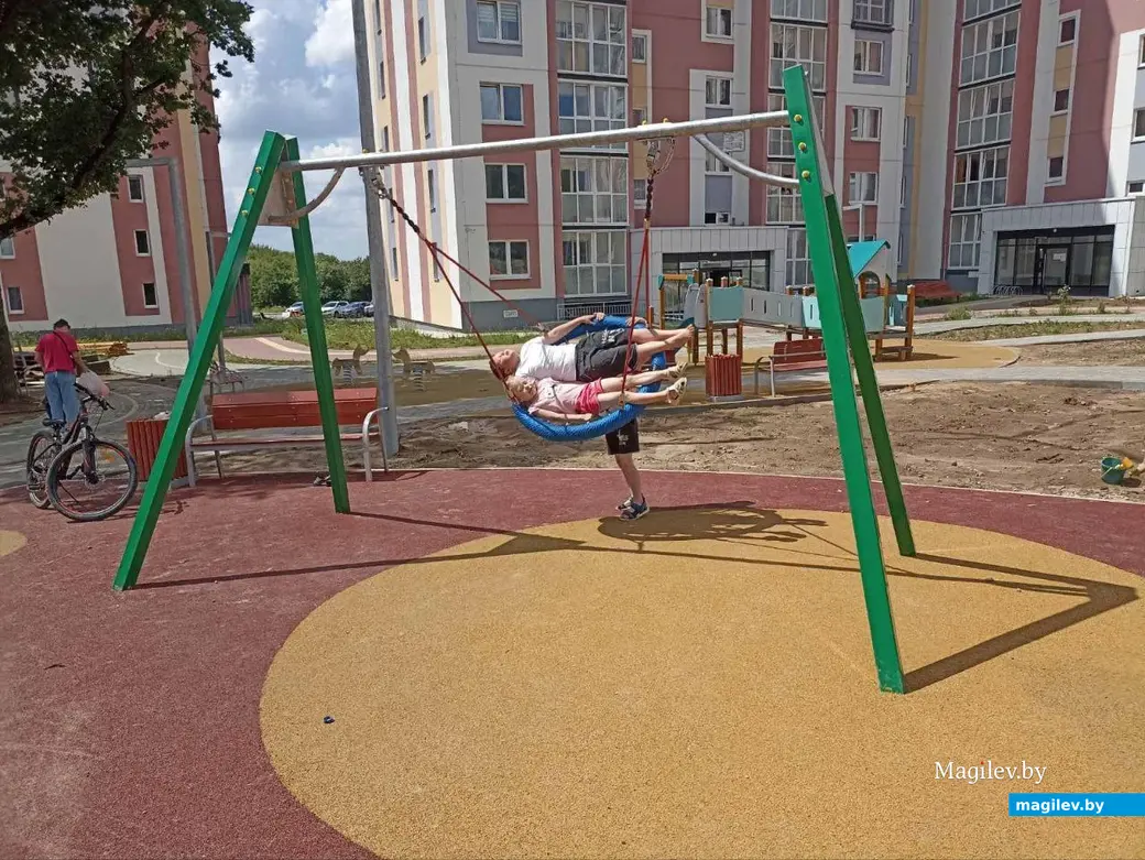 Июнь 2024 г. Могилев, Первомайская, детская площадка в жилом комплексе «Талисман».