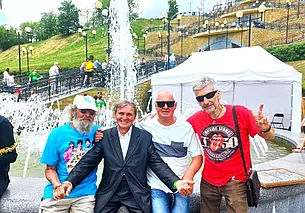 Картина маслом. А перед глазами проплывали сюжеты из «прошлой» жизни…