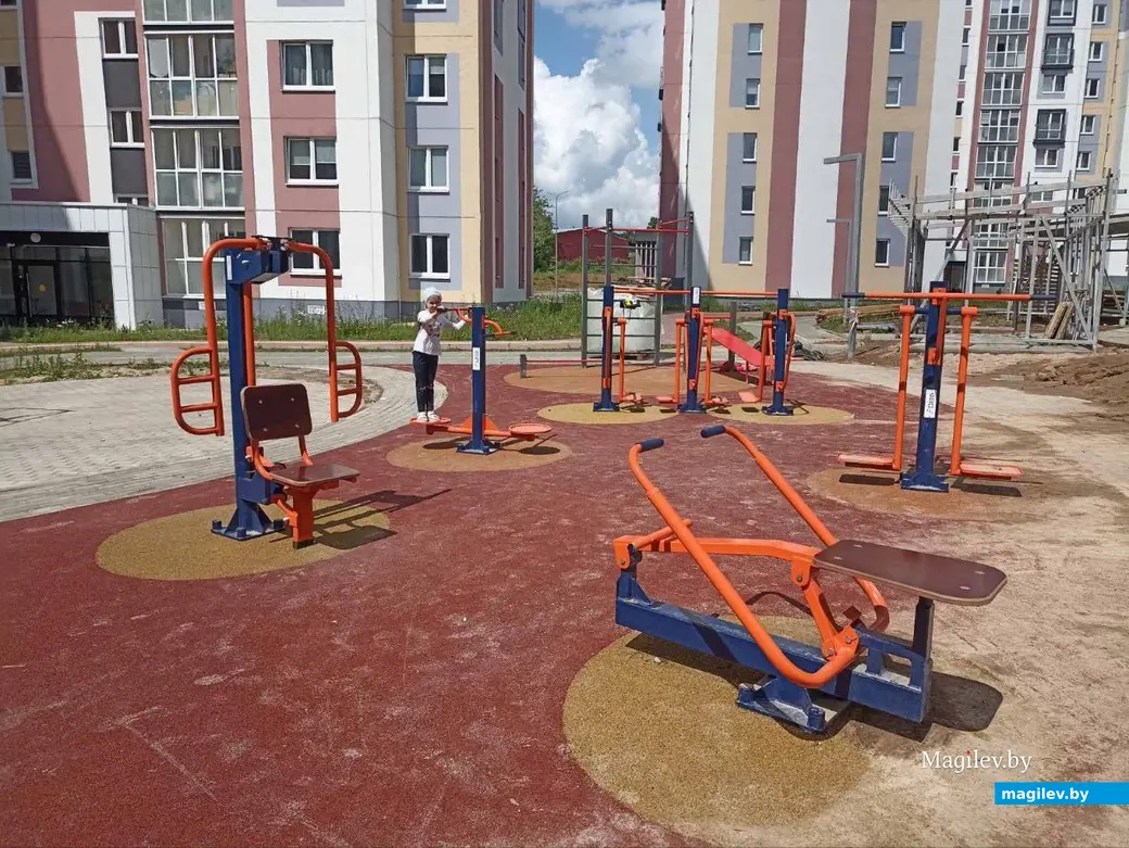 Июнь 2024 г. Могилев, Первомайская, спортплощадка в жилом комплексе «Талисман».