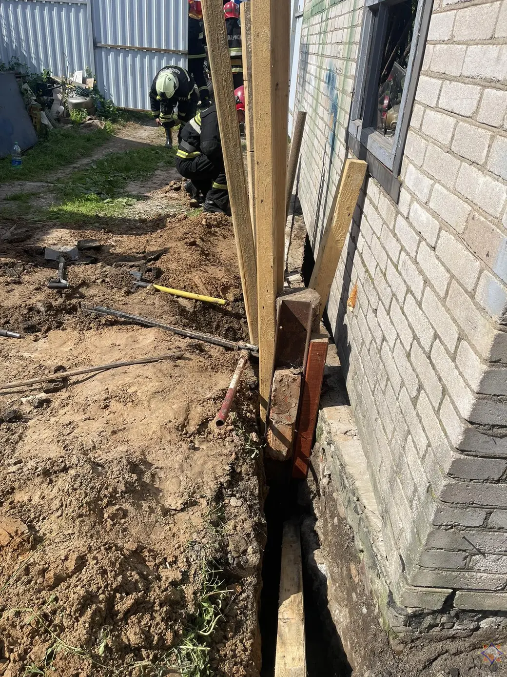 В Могилевском районе на мужчину обрушился гараж