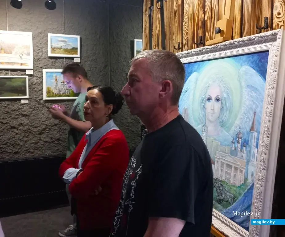 21.06.2024 г., Могилев, Арт-ЦуМ на Дубровенке. Выставка Виктора де Буга «Исторические вехи Могилева».