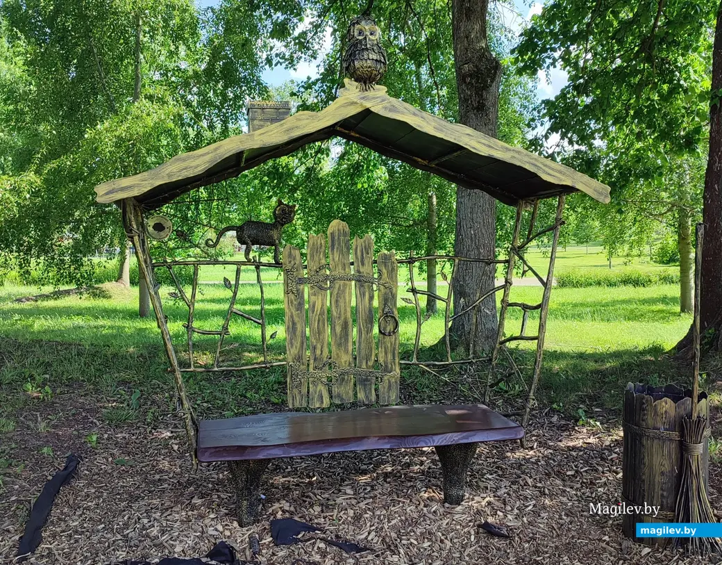 Прокатиться на машинке, пострелять в тире и съесть мороженое. Сколько стоит погулять с семьей в парке Подниколье? Июнь, 2024 год.