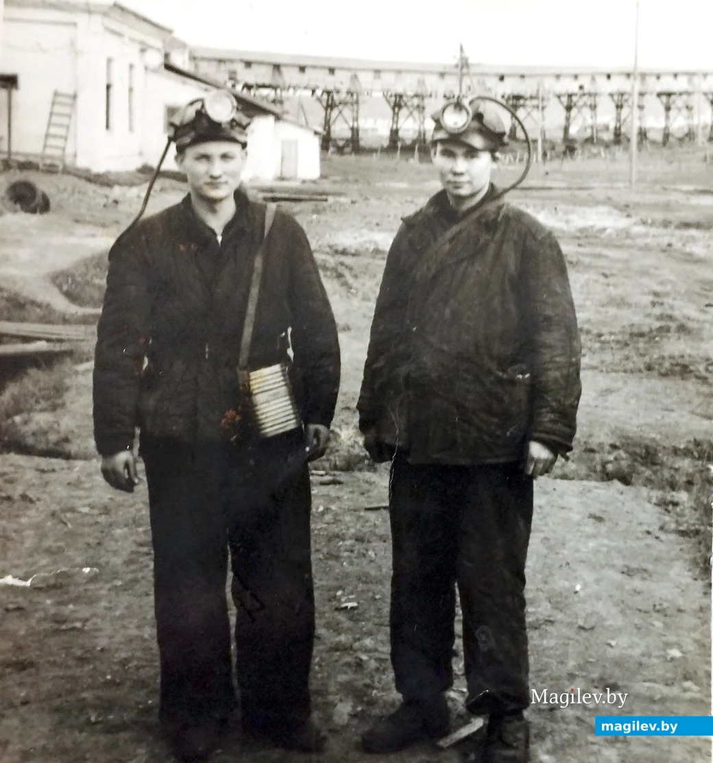 1954 год. Александр Василевский (слева) в Воркуте работал на шахте.