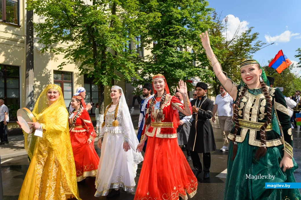 28.06.2024. Социалистическая — Минская — Карбышева. Торжественное шествие делегаций