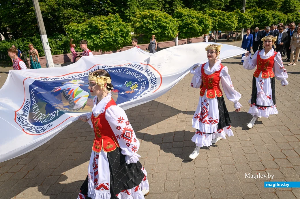28.06.2024. Социалистическая — Минская — Карбышева. Торжественное шествие делегаций