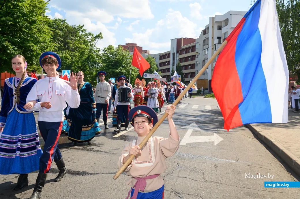 28.06.2024. Социалистическая — Минская — Карбышева. Торжественное шествие делегаций