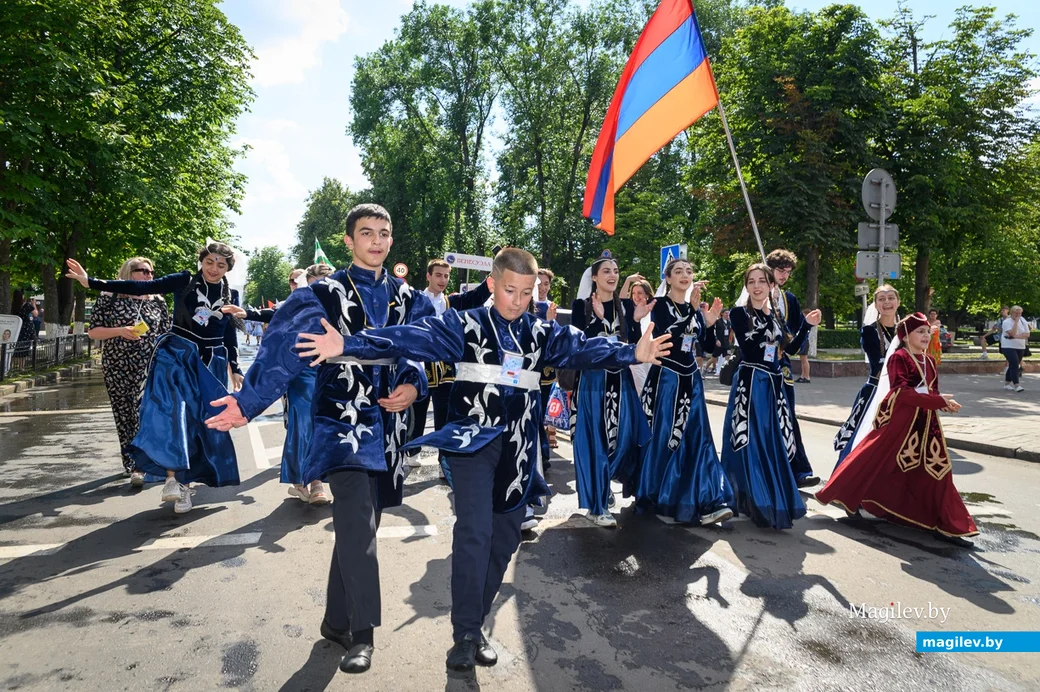28.06.2024. Социалистическая — Минская — Карбышева. Торжественное шествие делегаций