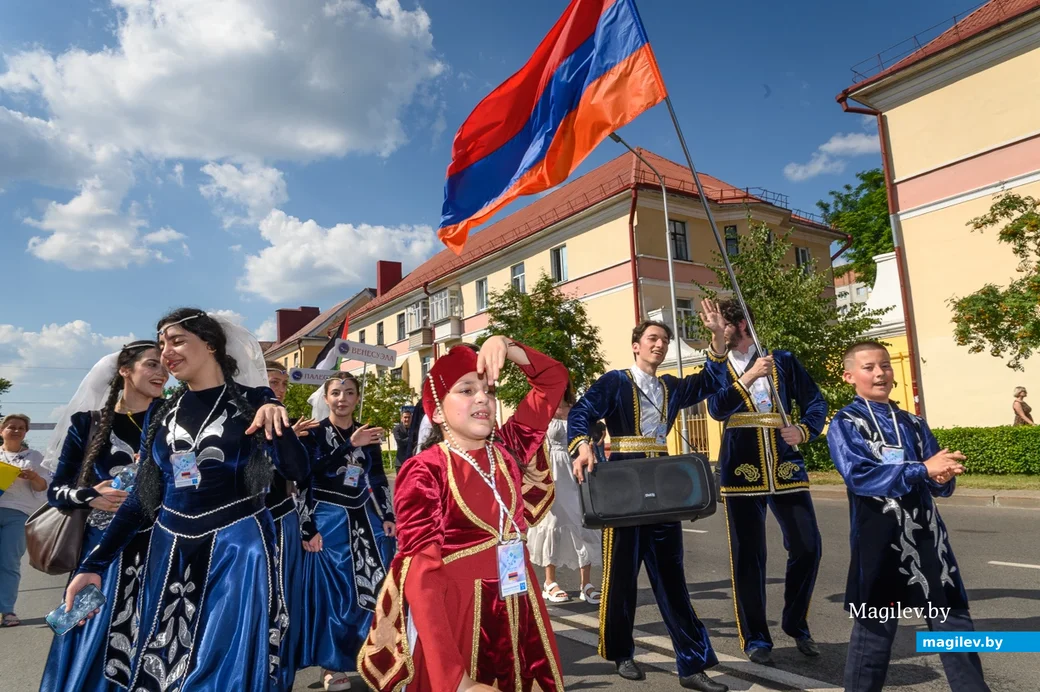 28.06.2024. Социалистическая — Минская — Карбышева. Торжественное шествие делегаций