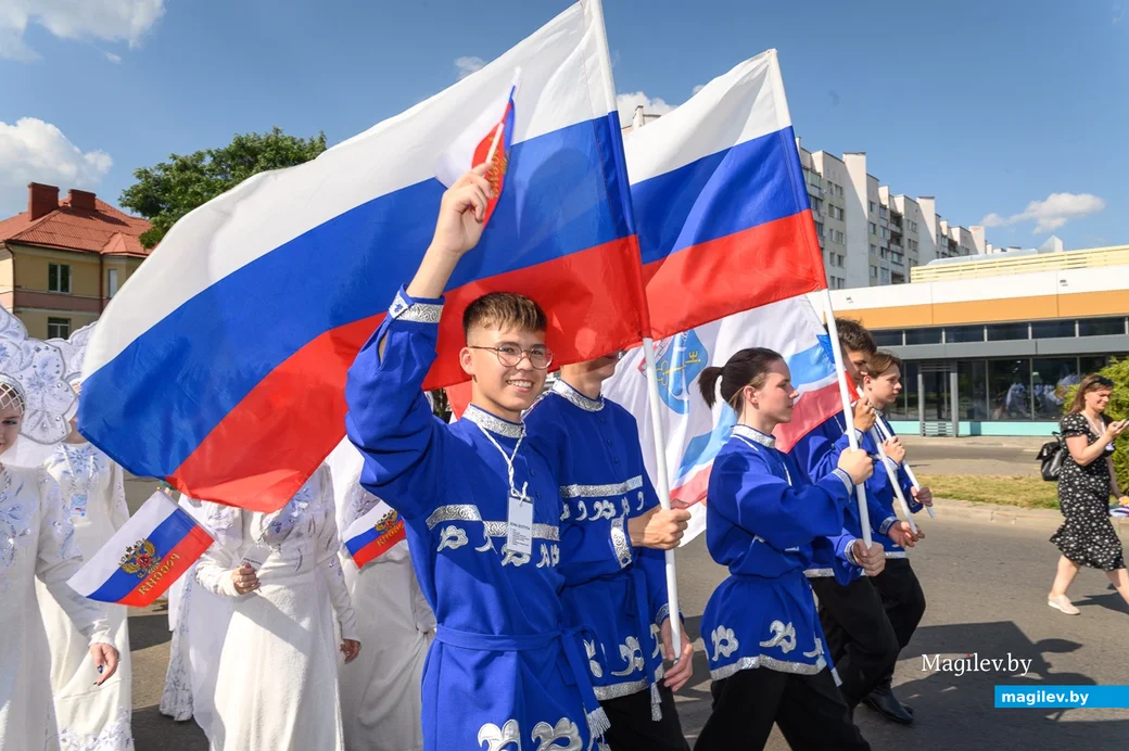28.06.2024. Социалистическая — Минская — Карбышева. Торжественное шествие делегаций