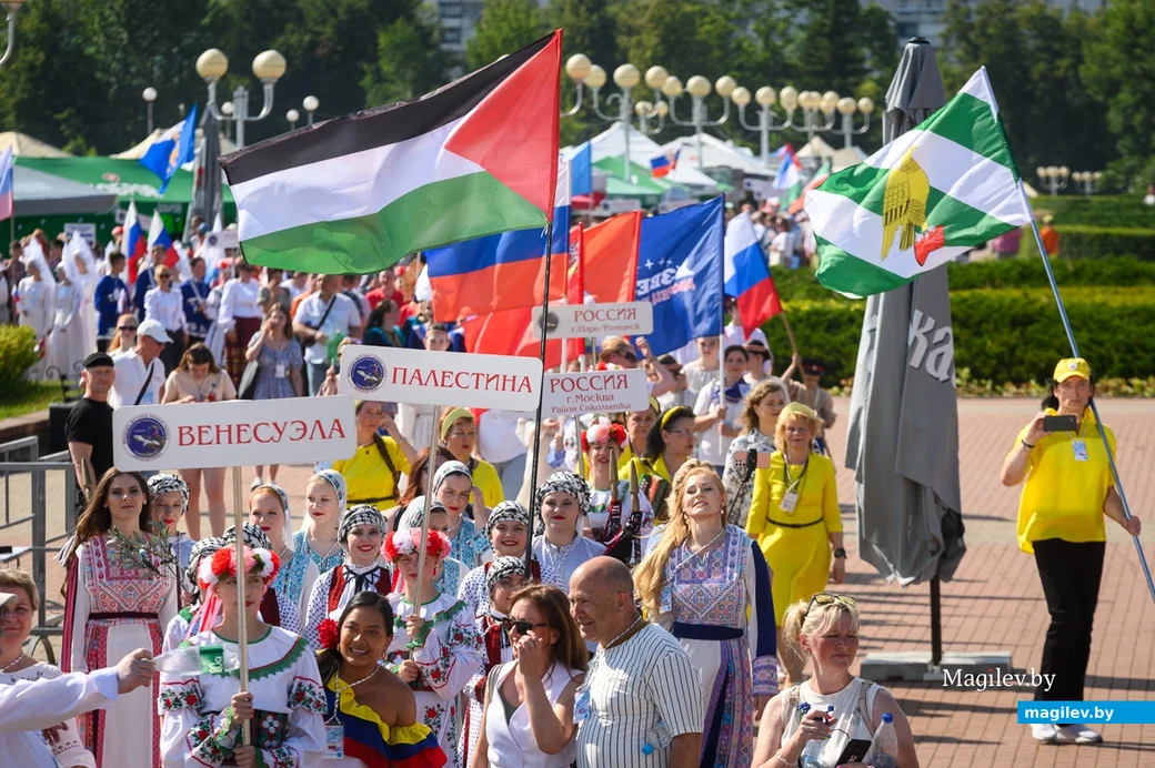 28.06.2024. Социалистическая — Минская — Карбышева. Торжественное шествие делегаций