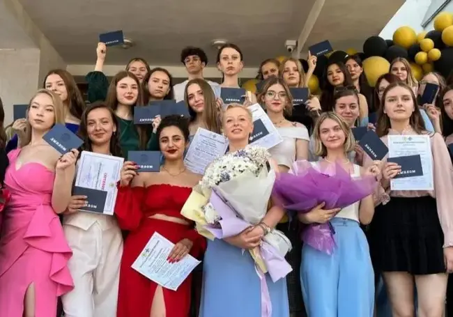 Выпускникам Могилевского медколледжа торжественно вручили дипломы