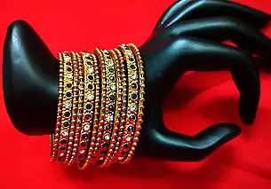 Сожитель могилевчанки унес ее золотые украшения и сдал в ломбард