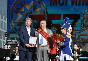 «Мысленно с вами»: о новом Почетном гражданине Могилева Олеге Бахановиче