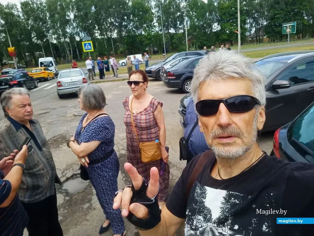 02.07.2024, Могилев, Казимировка. У бюро ритуальных услуг. Прощание с Игорем Яшновым.