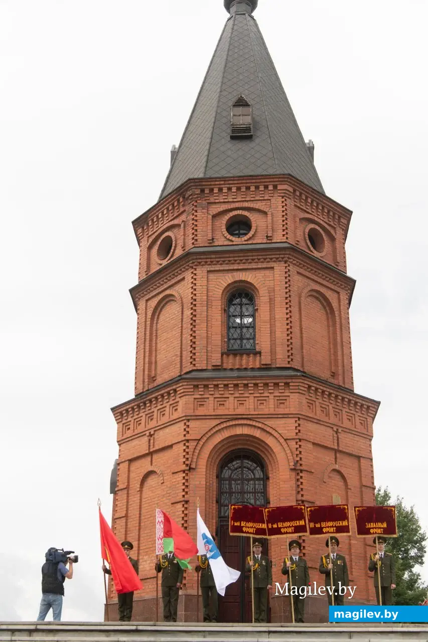 3 июля 2024 года. Театрализованный митинг, посвященный 80-й годовщине освобождения Республики Беларусь от немецко-фашистских захватчиков на мемориальном комплексе