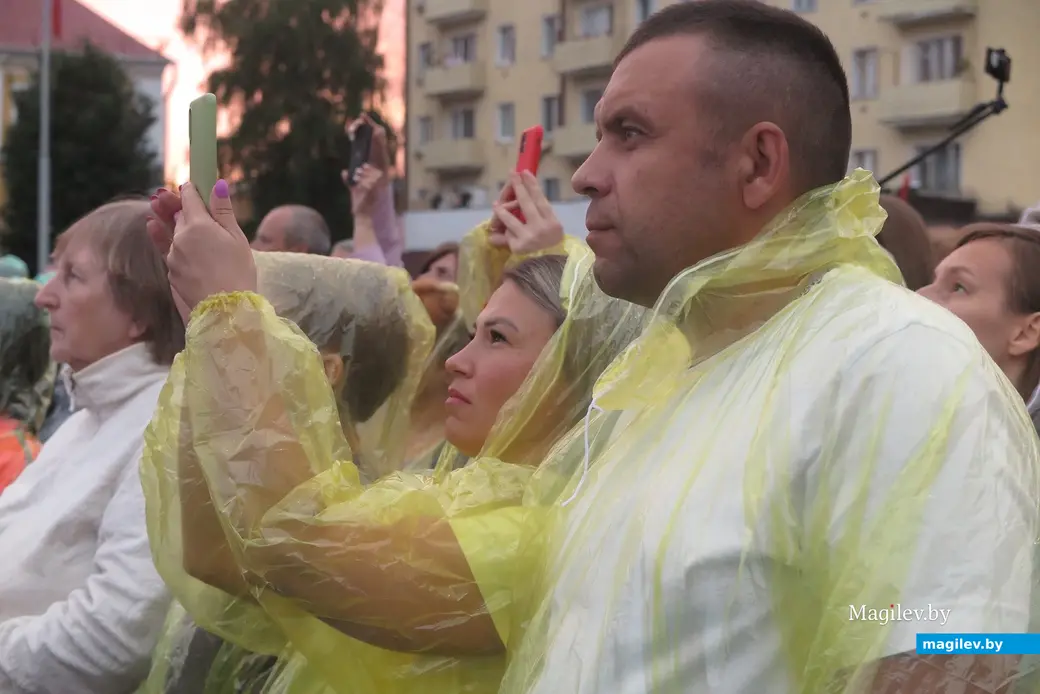 3 июля 2024 г. Могилев, пл. Славы. На праздничном концерте.