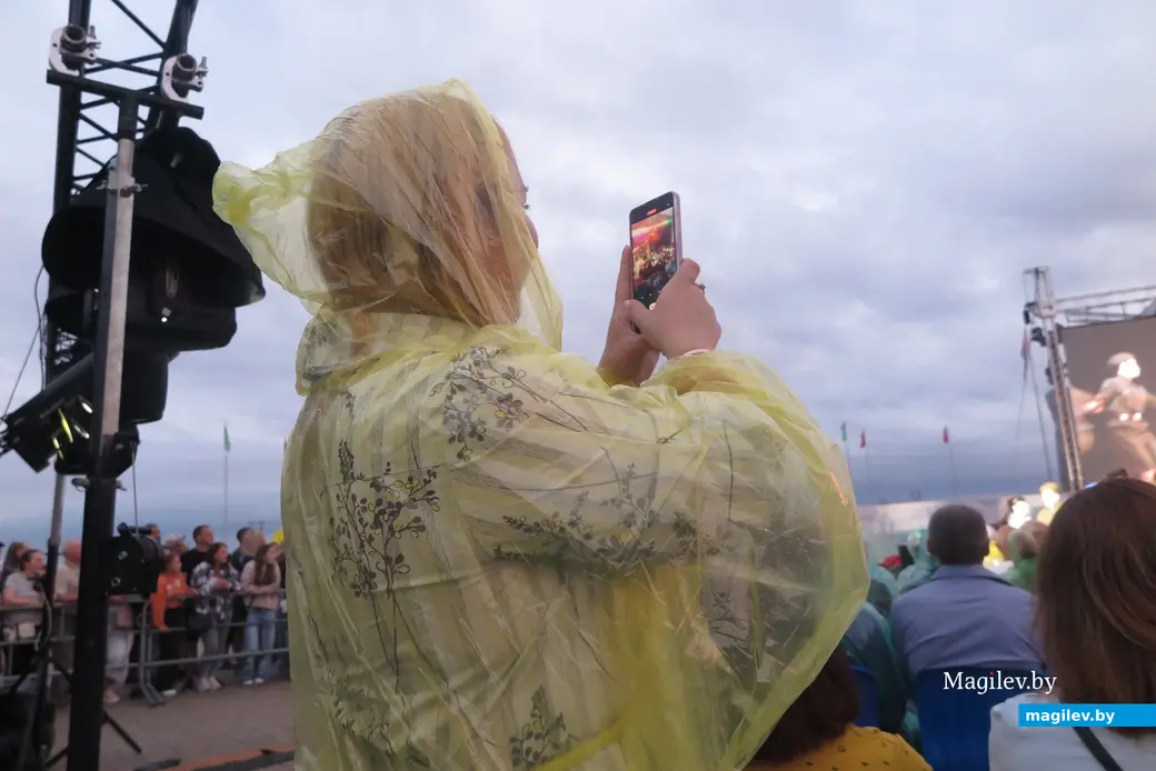 3 июля 2024 г. Могилев, пл. Славы. На праздничном концерте.