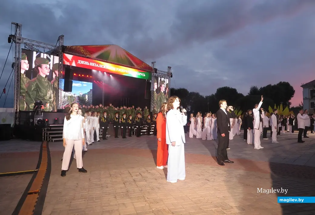 3 июля 2024 г. Могилев, пл. Славы. На праздничном концерте.