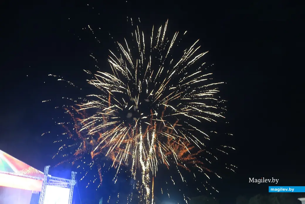 3 июля 2024 г. Могилев, пл. Славы. Фейерверк.