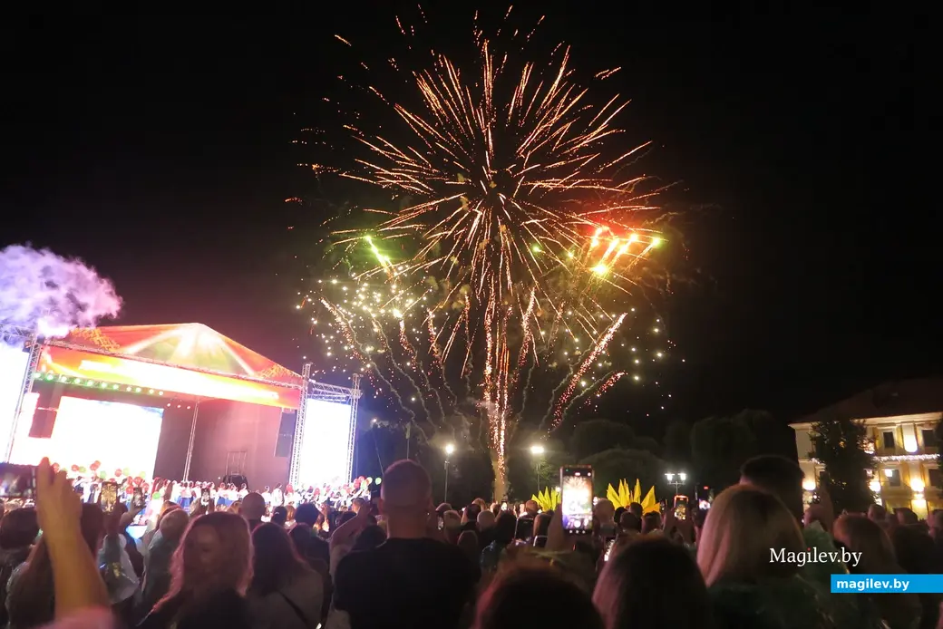 3 июля 2024 г. Могилев, пл. Славы. Фейерверк.