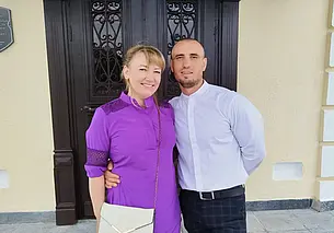 «Или клей сама, или уходи с хаты, я буду клеить». Свадебная пара недели