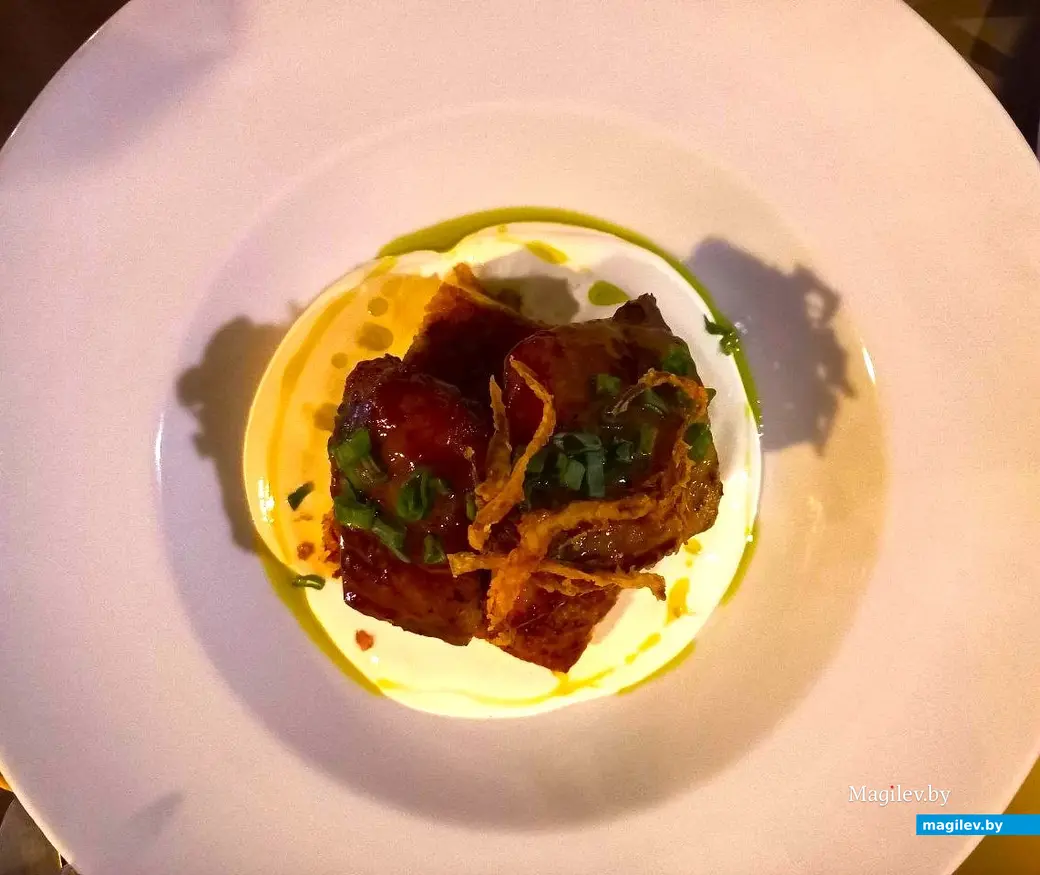 05.07.2024 г., Могилев, ресторан «101». Картофельная бабка с карамелизированным ребром.