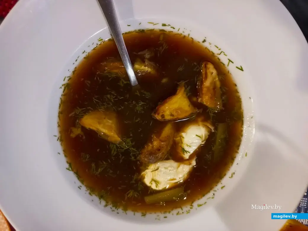 05.07.2024 г., Могилев, ресторан «101». Кквасной суп с яйцом пашот и печеным картофелем,
