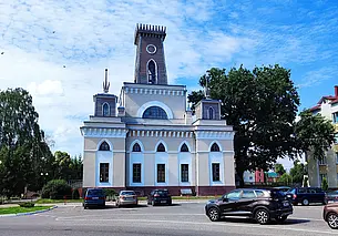 Музей в Ветке, старая усадьба в Хальче, ратуша-замок в Чечерске
