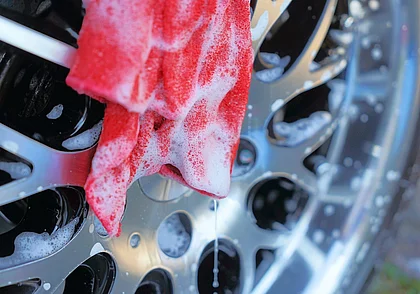 Как правильно мыть машину вручную: лайфхак для владельцев автомобиля
