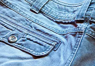 Карго уже не в моде: три летних антитренда, которые есть в вашем гардеробе