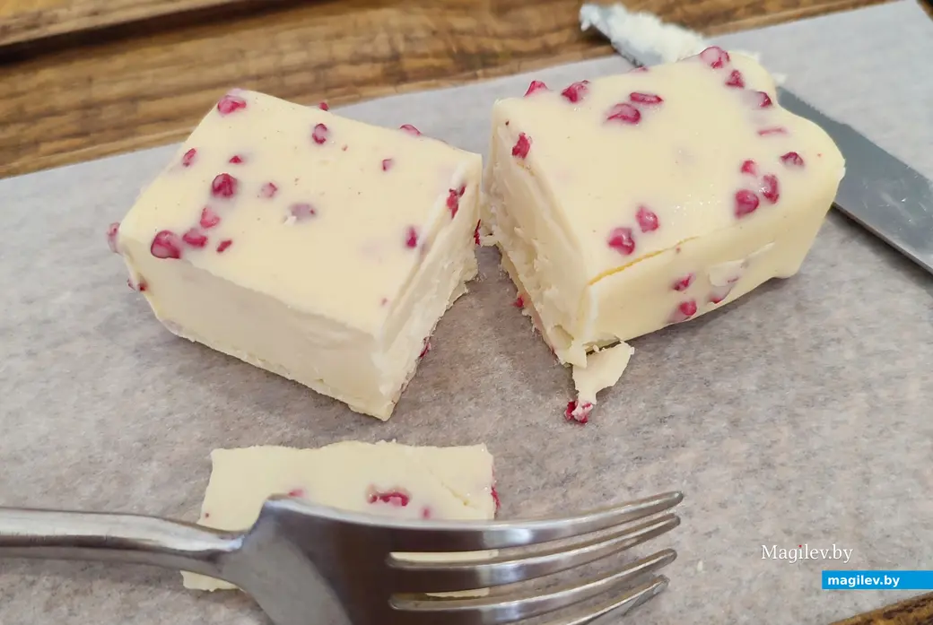 Холодный кофе, крутой коктейль и самоуверенный сырок. Отдохнули от жары в «Мир23».