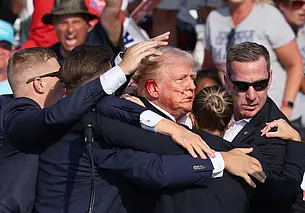 Покушение на Дональда Трампа: экс-президента США пытались застрелить во время его выступления перед избирателями в Пенсильвании