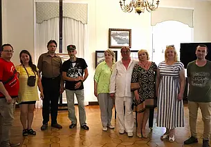 В могилевском музее звучали стихи и проза: современных литераторов не испугала даже жара за тридцать