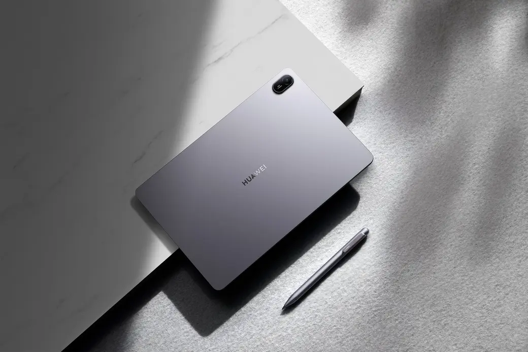 Планшет Huawei MatePad SE 11” в Беларуси доступен в «туманно-серой» расцветке.