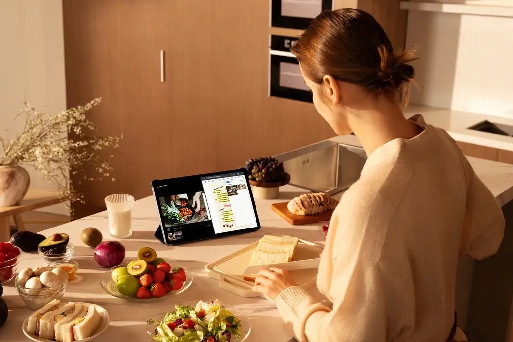 Планшет удалось сделать тонким и легким: его толщина составляет всего 6,9 мм.