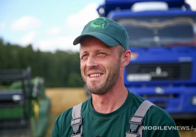 Первым комбайнером-трехтысячником в Беларуси стал Сергей Май из Могилевского района