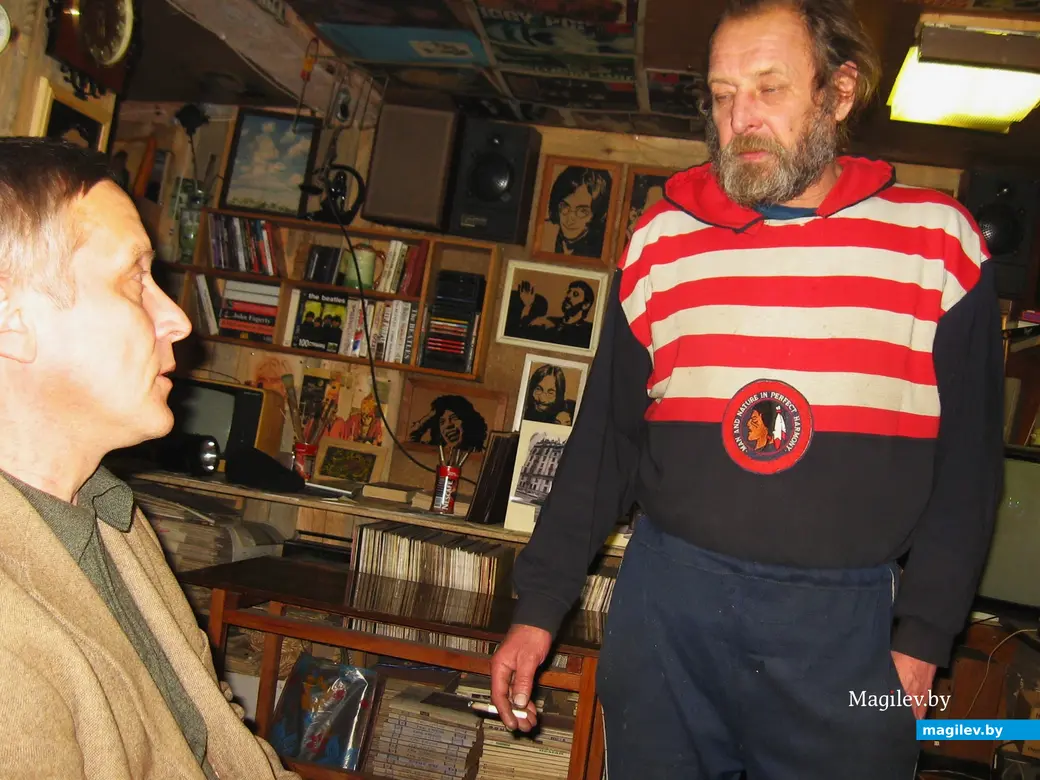 2012-й год, Могилев, Папенка. Владик Байков в гостях у Володи Кутузова.