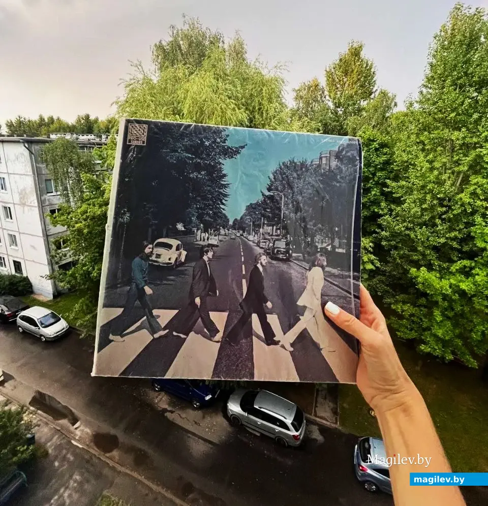 Лето 2024 года, Могилев. Знаменитая битловская пластинка, которую я приобрел в 1979 году у Владика.