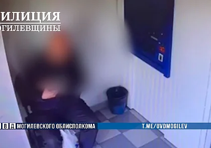 Могилевчанин сдал на обмен 300 долларов, а деньги получил за 600 – и не признался