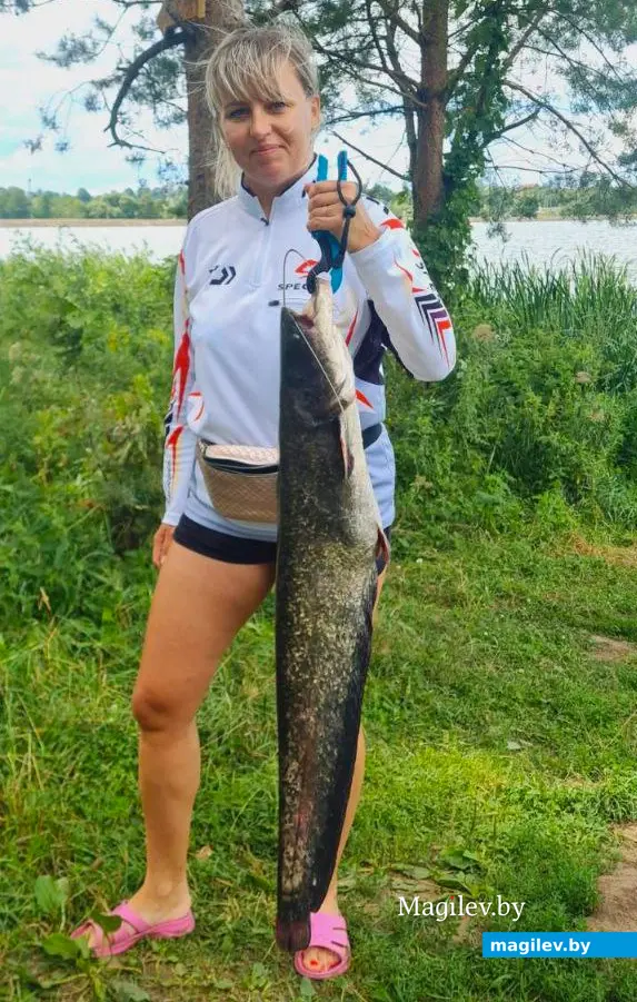 20 июля 2024 года. Тетеринское водохранилище. Круглянский район Могилевской области. Андрей часто рыбачит с супругой. В этот раз рыбацкое счастье улыбнулось супругу, а