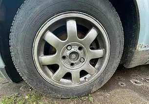 В Черикове мужчина открутил болты на колесах иномарки, чтобы на ней не ездила супруга