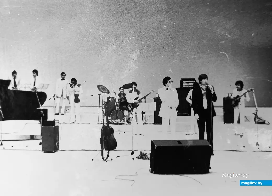 1979 г., Поет Дин Рид, за барабанами – Сергей Грумо.