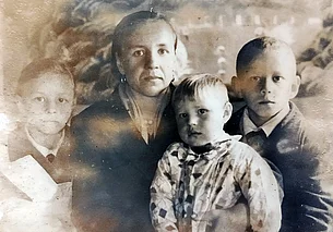 «Надя, может, это твоя судьба из армии возвращается». Судьбы жителей одной деревни. Ч. 6