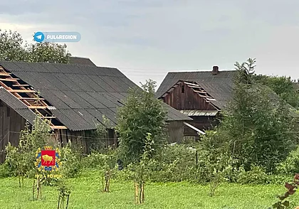 В Новогрудском районе после грозы повреждены кровли около 30 частных жилых домов