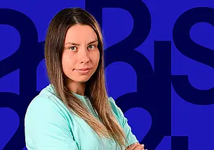 Олимпиада в Париже: белоруска Алина Змушко вышла в полуфинал соревнований по плаванию